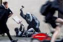 Ο Banksy ξαναχτυπά: Νέο ηχηρό έργο στα Δικαστήρια του Λονδίνου