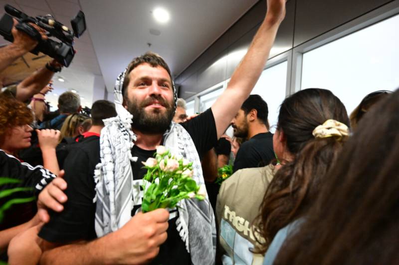 Global Sumud Flotilla / Στην Αθήνα επέστρεψαν οι 19 Έλληνες – Στο νοσοκομείο οι τραυματίες