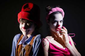 ΜΠΙΖΖΖ... 2026! | 6-17 Μαΐου | Επί Κολωνώ | Το πρόγραμμα των παραστάσεων | Early Bird: 9€ - έως 29/3