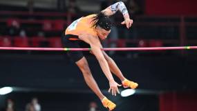 Στα ύψη ο Καραλής: Συνέτριψε το πανελλήνιο ρεκόρ με εντυπωσιακό άλμα [βίντεο]