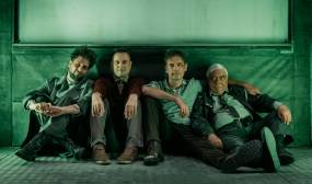 &quot;Ο ΠΟΥΠΟΥΛΕΝΙΟΣ&quot; του Μάρτιν ΜακΝτόνα σε σκηνοθεσία Νικορέστη Χανιωτάκη | Τελευταίες 20 παραστάσεις στο Σύγχρονο Θέατρο &amp; περιοδεία σε πόλεις της Ελλάδας