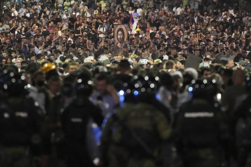 Σερβία: Συνεχίζονται οι αντικυβερνητικές διαδηλώσεις