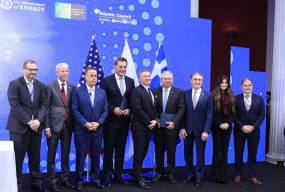 Στο «μπλοκ 2» η ExxonMobil: Επεσαν οι υπογραφές με Energean και Helleniq Energy για τους υδρογονάνθρακες