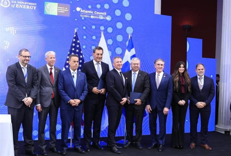 Στο «μπλοκ 2» η ExxonMobil: Επεσαν οι υπογραφές με Energean και Helleniq Energy για τους υδρογονάνθρακες