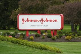 Johnson &amp; Johnson: Με 5,5 δισ. δολάρια προτίθεται να «κλείσει» τις αγωγές για πρόκληση καρκίνου στις ΗΠΑ