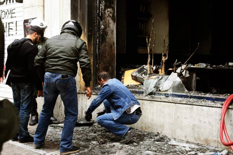 Marfin: Βρήκαν εικόνες χωρίς κουκούλες μετά από 16 χρόνια – Ενα ανώνυμο email κατονόμασε τους συλληφθέντες
