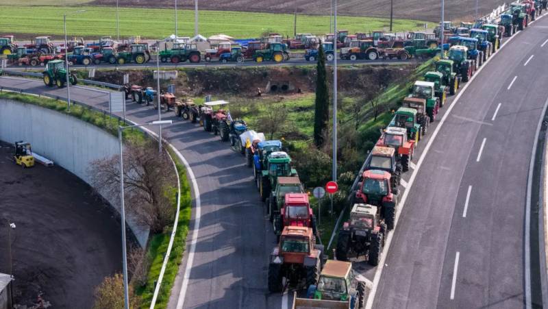 Μήνυμα από το μπλόκο της Νίκαιας - Συνεχίζεται και μετά τις γιορτές ο αγώνας