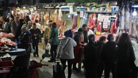 Πώς οι αυξήσεις στον μισθό κατα­λήγουν στο κράτος