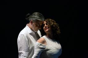 ¨ΕΛΕΥΘΕΡΗ ΣΧΕΣΗ" ΣΤΟ ΘΕΑΤΡΟ ΜΕΤΑΞΟΥΡΓΕΙΟ \\ ΠΡΕΜΙΕΡΑ ΔΕΥΤΕΡΑ 4 ΜΑΪΟΥ