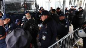 Δίκη Τέμπη: Διαδικασία ντροπή για τη δικαιοσύνη – Αστυνομοκρατία, απειλές και απέραντο χάος