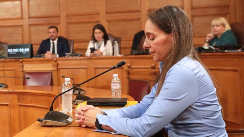 Documento: Η Τυχεροπούλου κατέθεσε mail - φωτιά για Αυγενάκη και Στρατάκο