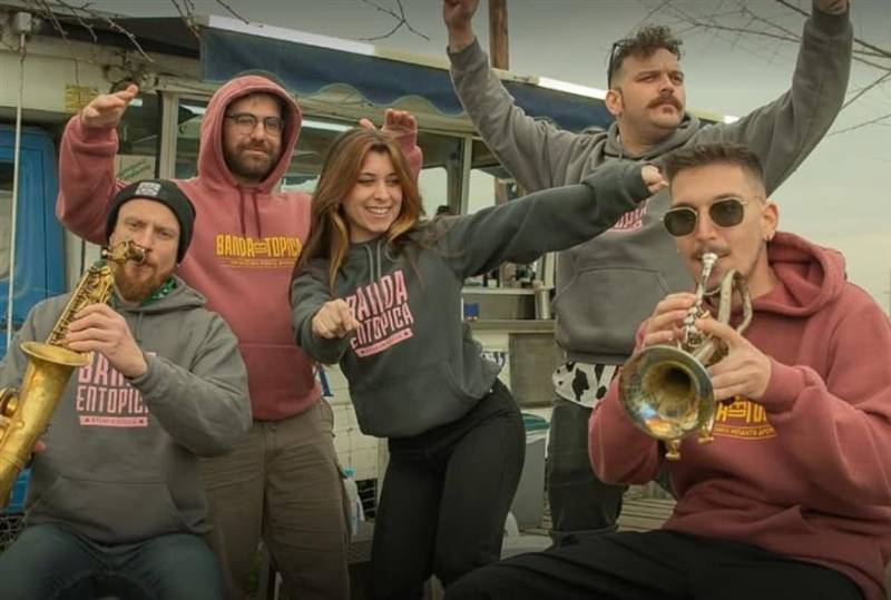 Σάλος στη Φλώρινα: Δήμαρχος σταμάτησε συγκρότημα επειδή τραγούδησε σλαβόφωνο τραγούδι