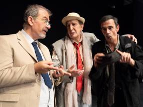 «Εκείνος κι Εκείνος» του Κώστα Μουρσελά στο Θέατρο Αργώ