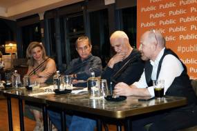 Γιώργος Νταλάρας &amp; Γιώργος Κιμούλης συναντήθηκαν με το κοινό με αφορμή την κυκλοφορία του συλλεκτικού βινυλίου του έργου «ΟΙΔΙΠΟΥΣ ΤΥΡΑΝΝΟΣ»