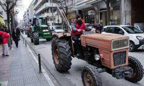 Αγρότες / Κατεβαίνουν με τα τρακτέρ τους στην Αθήνα