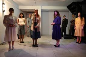 ΠΑΡΑΤΑΣΗ ΠΑΡΑΣΤΑΣΕΩΝ | ΑΓΓΕΛΑ του Γιώργου Σεβαστίκογλου | Σκηνοθεσία: Γιώργος Παύλου | ΚΑΜΙΡΟΣ