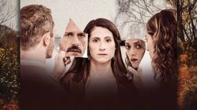 Martin Crimp / «ΣΤΗΝ ΕΞΟΧΗ» / Σκηνοθεσία Αικατερίνη Παπαγεωργίου / ΘΕΑΤΡΟ ΑΠΟΘΗΚΗ