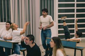 Ρόμπερτ Βάλζερ | «Οι σχολικές εκθέσεις του Φριτς Κόχερ ή πώς γεννιέται ένας πειθαρχημένος άνθρωπος» | Από Παρασκευή 6 Φεβρουαρίου και κάθε Παρασκευή &amp; Σάββατο / opbo studio