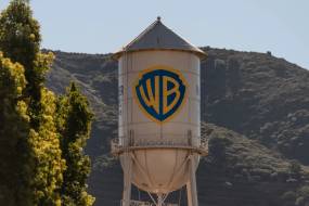 ΕΞΑΓΟΡΑ WARNER BROS.: ΟΠΟΙΟΣ ΚΙ ΑΝ ΚΕΡΔΙΣΕΙ, ΕΙΜΑΣΤΕ ΟΛΟΙ ΧΑΜΕΝΟΙ