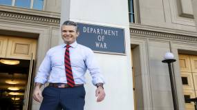 Αμερικανικά εγκλήματα πολέμου στα ανοικτά της Βενεζουέλας από τον υπουργό Άμυνας του Τραμπ!