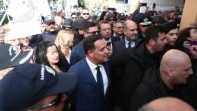 Εργαζόμενοι κατά Γεωργιάδη για το νοσοκομείο Νίκαιας: «Λέει ψέματα, έχουμε μειωθεί κατά 120 άτομα σε 4 χρόνια»