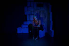 "ΚΟΚΚΙΝΟΣ ΙΠΠΟΠΟΤΑΜΟΣ" ΣΤΟ ΘΕΑΤΡΟ ΕΝ-Α - ΤΕΛΕΥΤΑΙΕΣ ΠΑΡΑΣΤΑΣΕΙΣ ΜΕΧΡΙ ΤΟ ΣΑΒΒΑΤΟ 28 ΜΑΡΤΙΟΥ