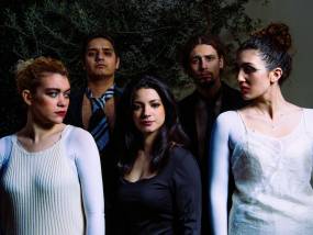 H νεοσύστατη ομάδα ΤΑΡΑΤΣΑ συνεχίζει το ταξίδι της παράστασης της «Δόξα(sin)» στην Αθήνα, στο θέατρο ΔΡΟΜΟΣ