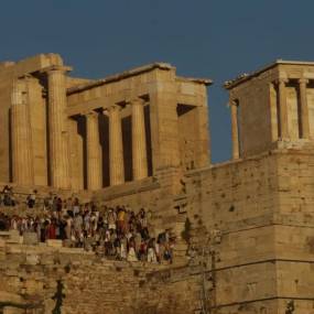 Η ΑΚΡΟΠΟΛΗ ΩΣ ΕΜΠΟΡΕΥΜΑ – “ΔΙΝΕΙΣ 30 ΕΥΡΩ ΚΑΙ ΔΕΝ ΕΧΕΙΣ ΟΥΤΕ ΝΕΡΟ”