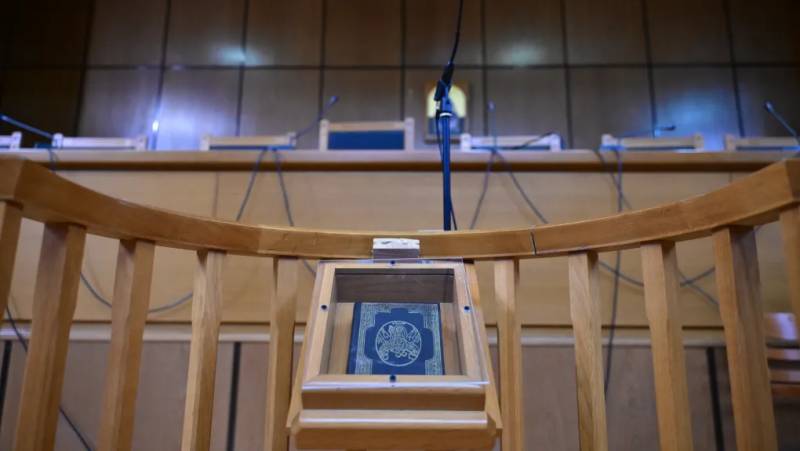 Τέσσερις φορές ισόβια στον πρώην αστυνομικό της Βουλής για τη σεξουαλική κακοποίηση των 4 παιδιών - Αθώα η μητέρα