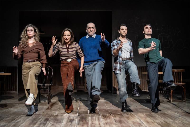 «Δύο ή τρία πράγματα που ξέρω γι’ αυτόν» - του Ανέστη Αζά ||| ΤΕΛΕΥΤΑΙΟΣ ΜΗΝΑΣ ΠΑΡΑΣΤΑΣΕΩΝ