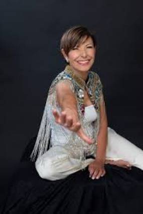 Κωνσταντίνα Κωνσταντίνου : Νέο τραγούδι "Χορεύω το Ζεμπέκικο" απο την Heaven Music