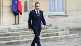 Παραιτήθηκε ο Γάλλος πρωθυπουργός Σεμπαστιέν Λεκορνί