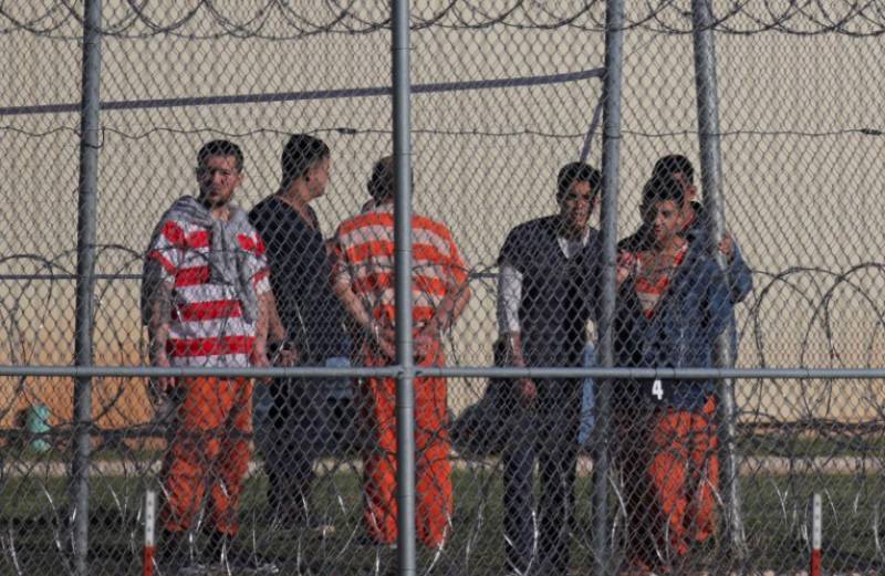 ΗΠΑ: Υπερδιπλασιάστηκαν οι θάνατοι μεταναστών σε κέντρα κράτησης της ICE – Σοβαρές καταγγελίες για ιατρική εγκατάλειψη