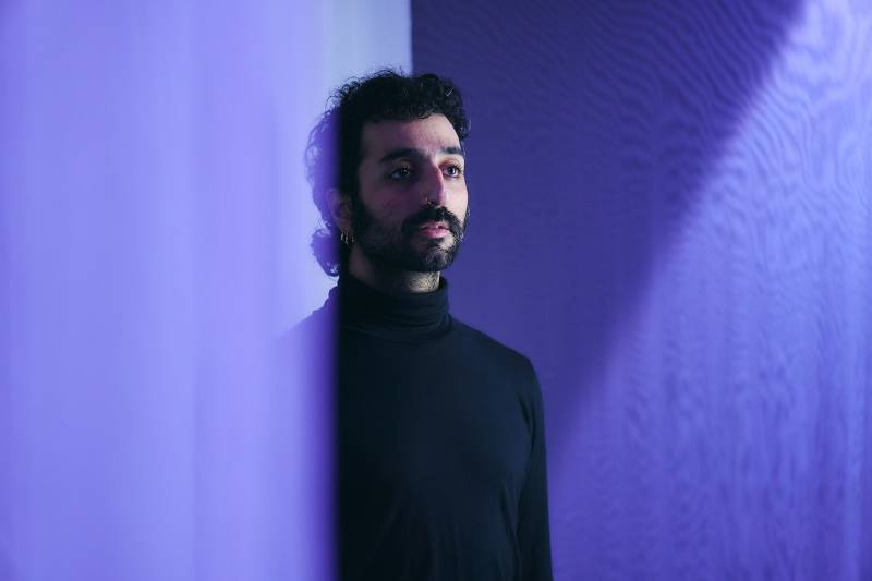 Παράταση Παραστάσεων έως 01/02 &amp; Κυκλοφορία Τραγουδιών | Κάπου Περνούσε μια Φωνή | bijoux de kant HOOD art space | Σκην.: Γ. Σκουρλέτης