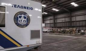 Η Ευρωπαία εισαγγελέας έπιασε στον ύπνο την ΑΑΔΕ: Σύλληψη εκτελωνιστή με 2,7 εκατ. ευρώ στο γραφείο του στον Πειραιά