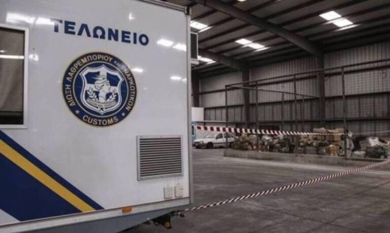 Η Ευρωπαία εισαγγελέας έπιασε στον ύπνο την ΑΑΔΕ: Σύλληψη εκτελωνιστή με 2,7 εκατ. ευρώ στο γραφείο του στον Πειραιά