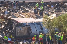 Εφιάλτης στην Ισπανία: Ξεπέρασαν τους 60 οι νεκροί – Πώς έγινε η φονική σύγκρουση των δύο τρένων [εικόνες – βίντεο]