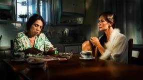 &#039;&#039;Τίμιες Πόρνες&#039;&#039; της Λένας Τερκεσίδου σε σκηνοθεσία Ανδρομάχης Μοντζολή και πρωτότυπη μουσική του Γιάννη Ζουγανέλη στο Θέατρο της Ημέρας