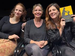 Η Πλεξούδα'' το best-seller της Λετισιά Κολπμπανί για πρώτη φορά επι σκηνής στο Θέατρο Μεταξουργείο με τις: Χρύσα Βακάλη, Παναγιώτα Βλαντή και Γιασεμί Κηλαηδόνη