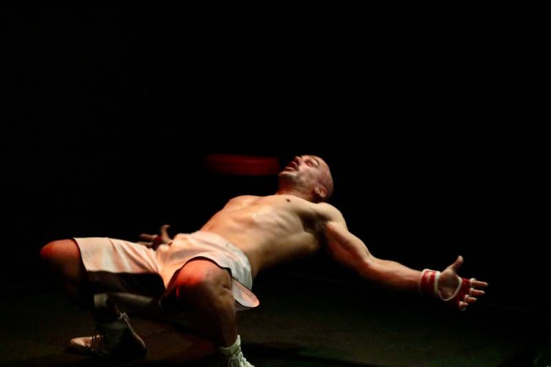 Το «ΤΑΠ ΑΟΥΤ» του Ανδρέα Φλουράκη συνεχίζεται στο θέατρο Μικρό Γκλόρια με τον Τάσο Κορκό