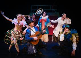 ΤΕΛΕΥΤΑΙΕΣ ΠΑΡΑΣΤΑΣΕΙΣ | O ΚΟΥΡΕΑΣ ΤΗΣ ΣΕΒΙΛΛΗΣ | Ένα μουσικοθεατρικό πολυθέαμα για παιδιά | Σκηνοθεσία: Χλόη Μάντζαρη | Θέατρο Πορεία