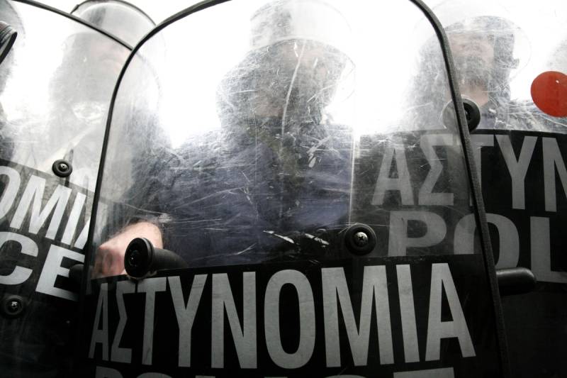 Καταγγελία στη Μυτιλήνη: Άγριος ξυλοδαρμός συλληφθέντα μέσα στο Αστυνομικό Τμήμα – Κατέρρευσε στο Δικαστήριο