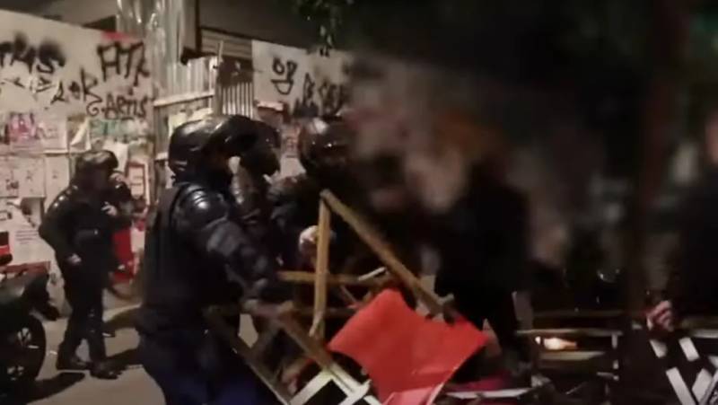 Καταγγελία για νέα «ντου» της ΕΛ.ΑΣ. μέσα στον κόσμο στα Εξάρχεια
